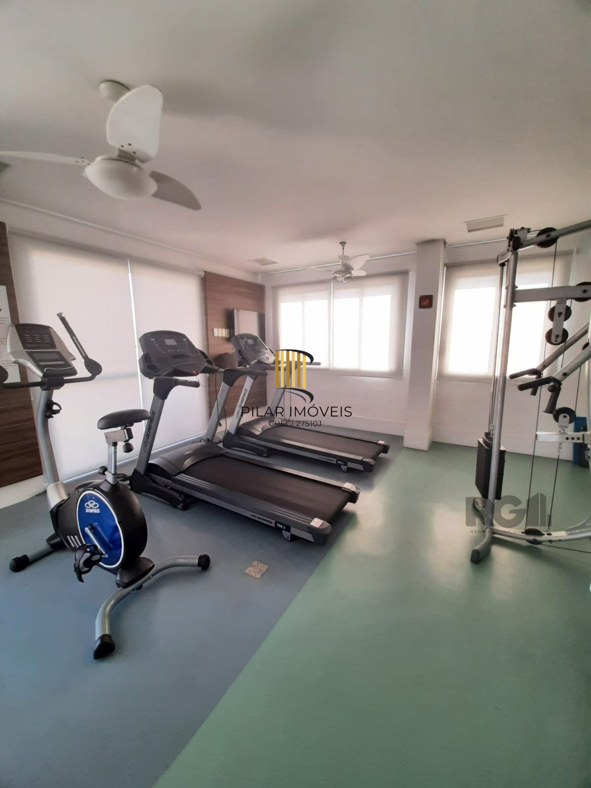 Apartamento 2 dormitórios no bairro Azenha
