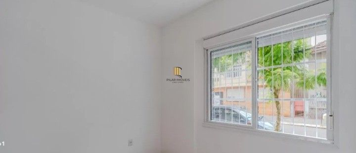 Apartamento térreo com 3 dormitórios no bairro Azenha!