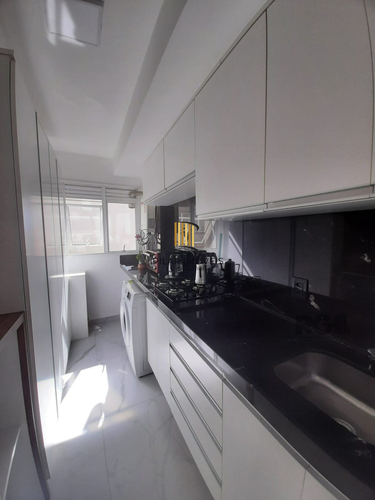 Apartamento 2 dormitórios no bairro Azenha
