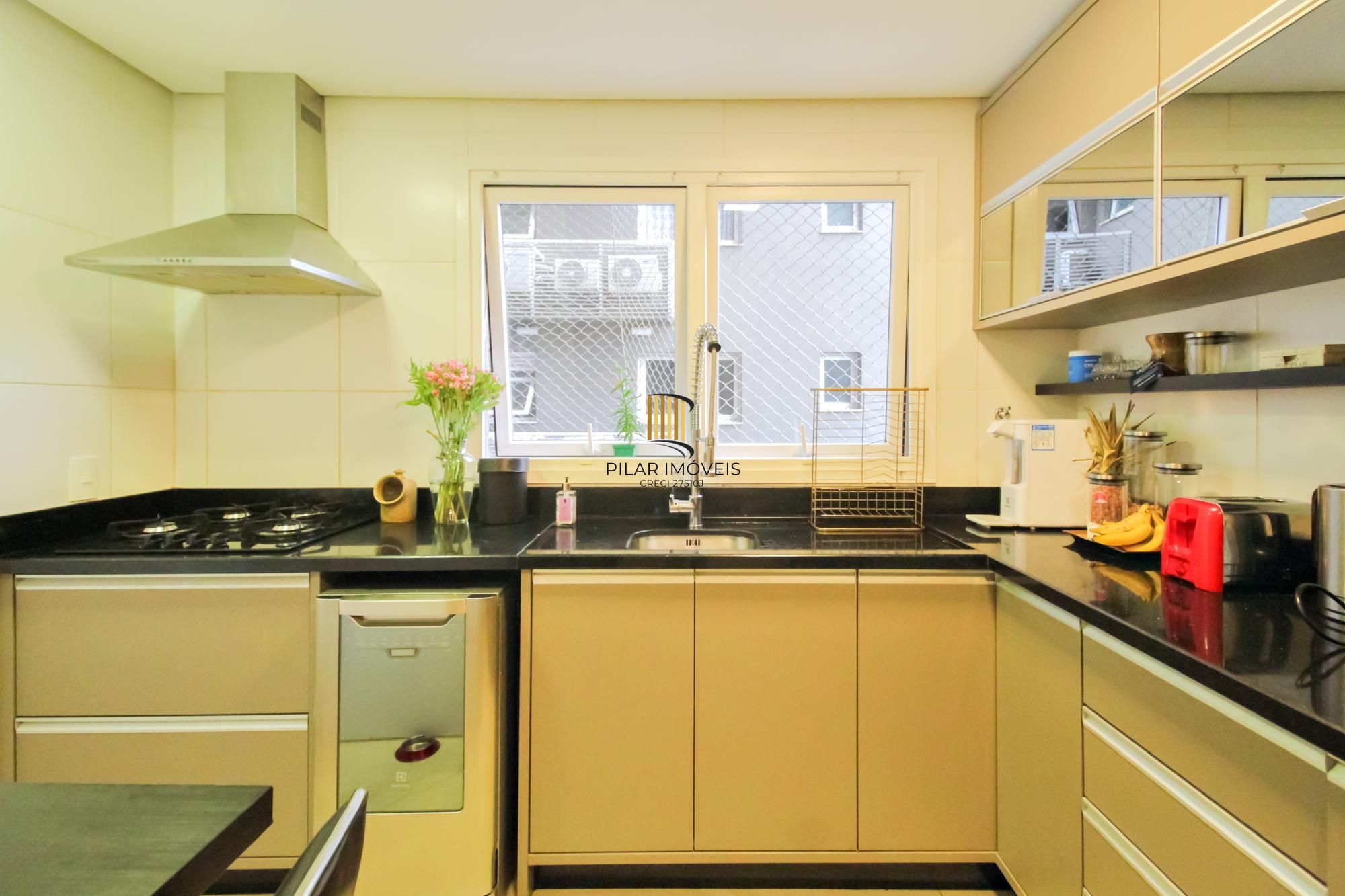 Apartamento 3 dormitórios no bairro Menino Deus