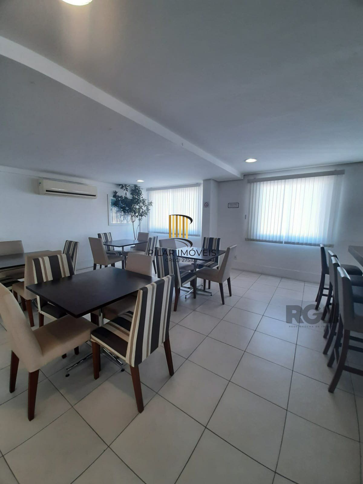 Apartamento 2 dormitórios no bairro Azenha