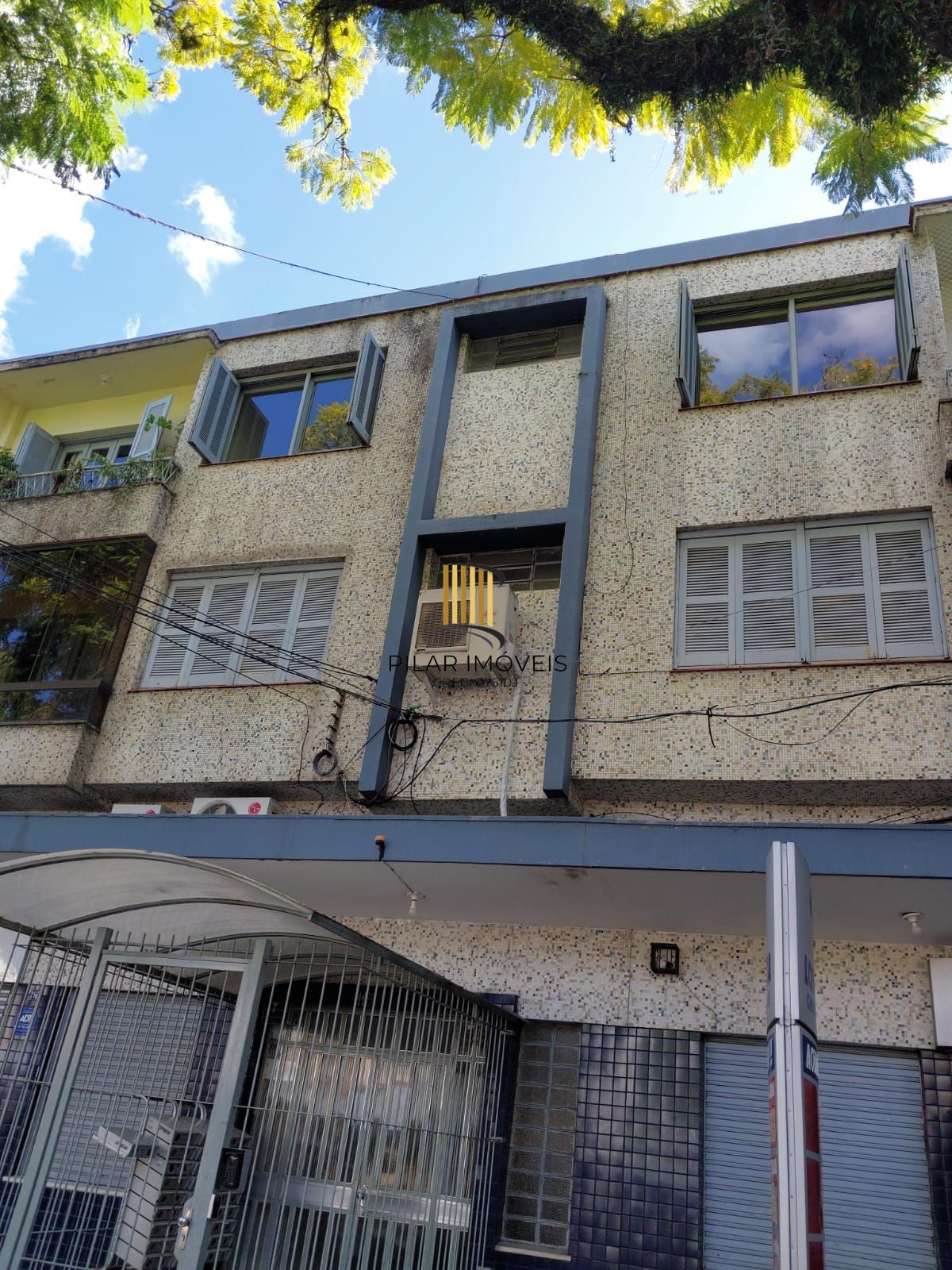 Apartamento de frente com 2 dormitórios para venda no bairro Jardim Botânico em Porto Alegre/RS.