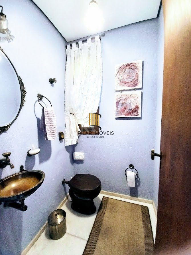 Casa 5 dormitórios no bairro Santana