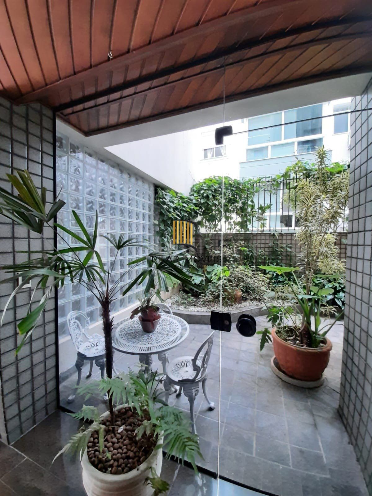 Apartamento para Venda - 181.63m², 3 dormitórios, sendo 1 suites, 2 vagas - Menino Deus