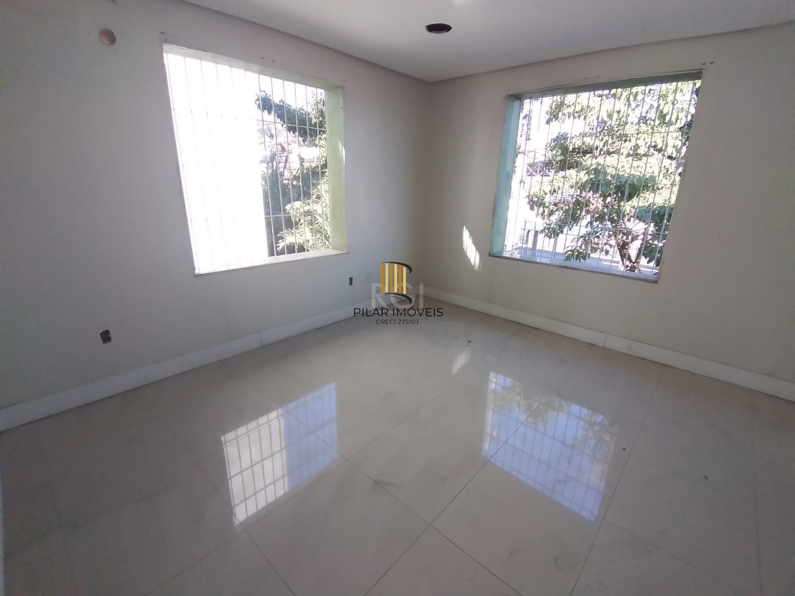 Casa Comercial para Venda - 250m², 0 dormitórios, 10 vagas - Glória