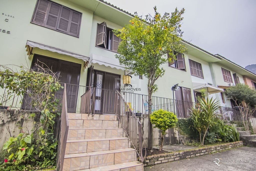 Casa de Condomínio 2 dormitórios no bairro Morro Santana