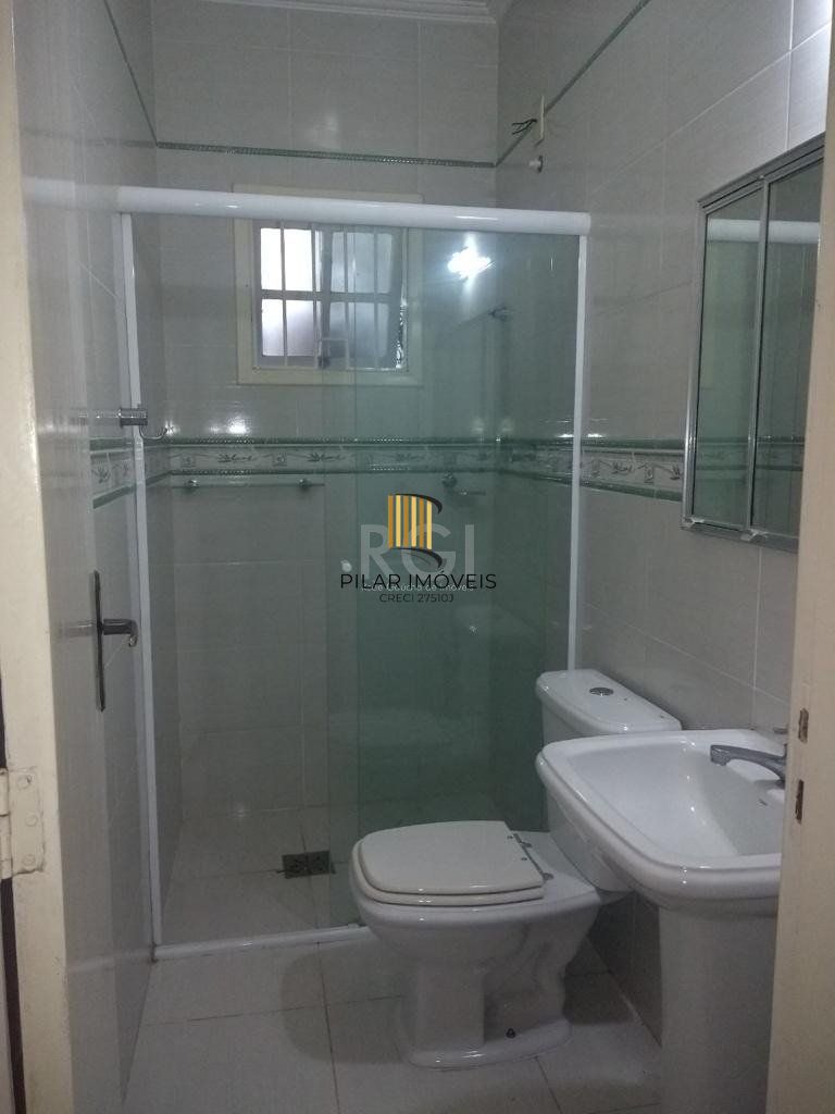 Casa para Venda - 249.86m², 3 dormitórios, sendo 1 suites, 4 vagas - Medianeira
