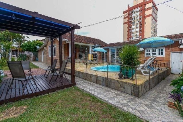 Casa para Venda - 160m², 3 dormitórios, 3 vagas - Partenon