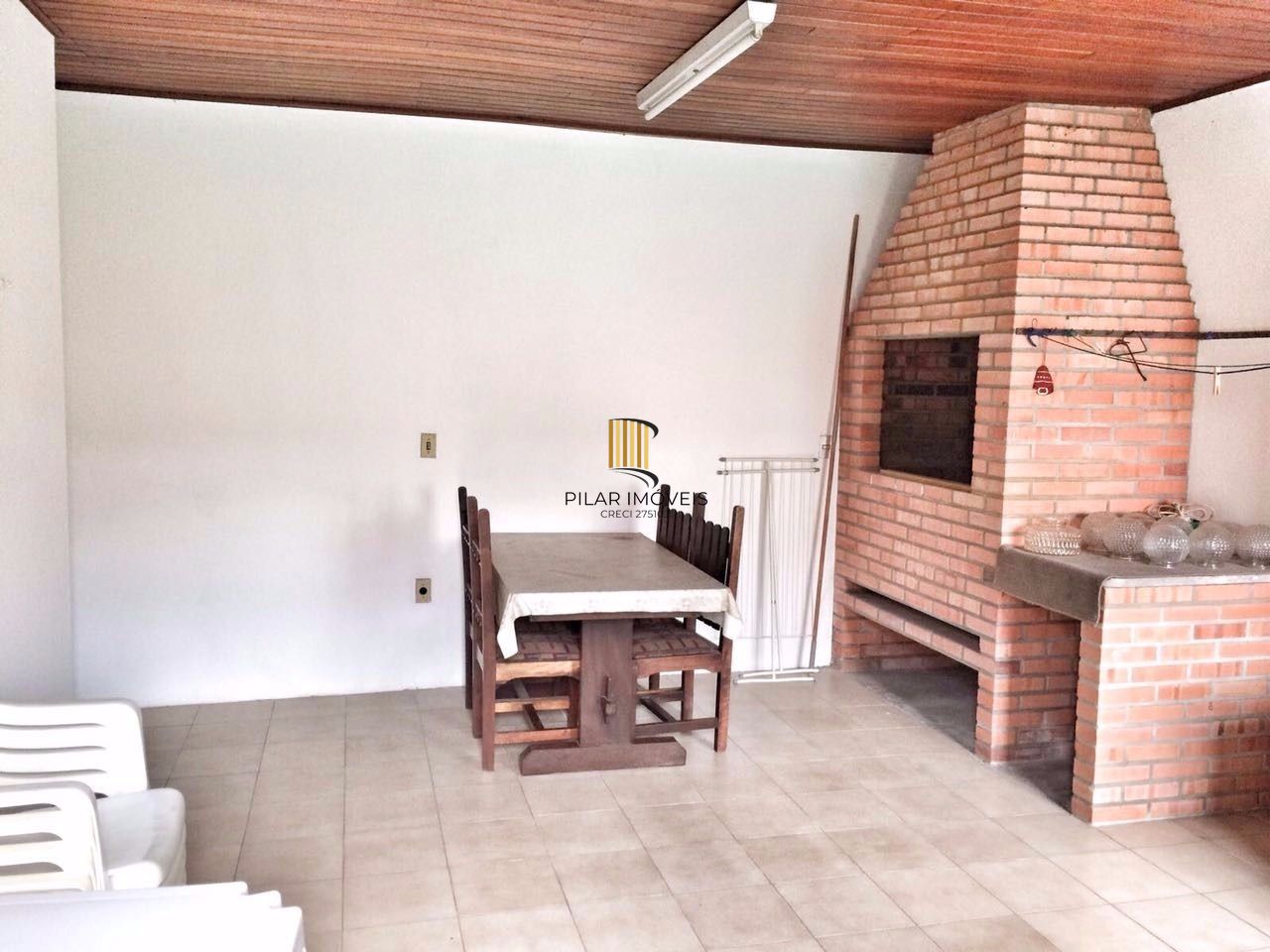 Casa para Venda - 293m², 3 dormitórios, sendo 1 suites, 4 vagas - Partenon