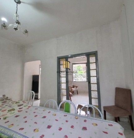 Casa 4 dormitórios no bairro Partenon