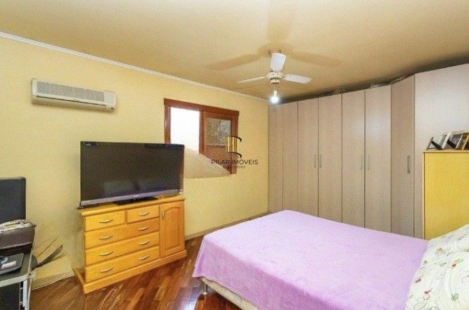 Casa com 2 dormitórios ,sendo 1 suíte para venda no bairro Tristeza em Porto Alegre/RS.