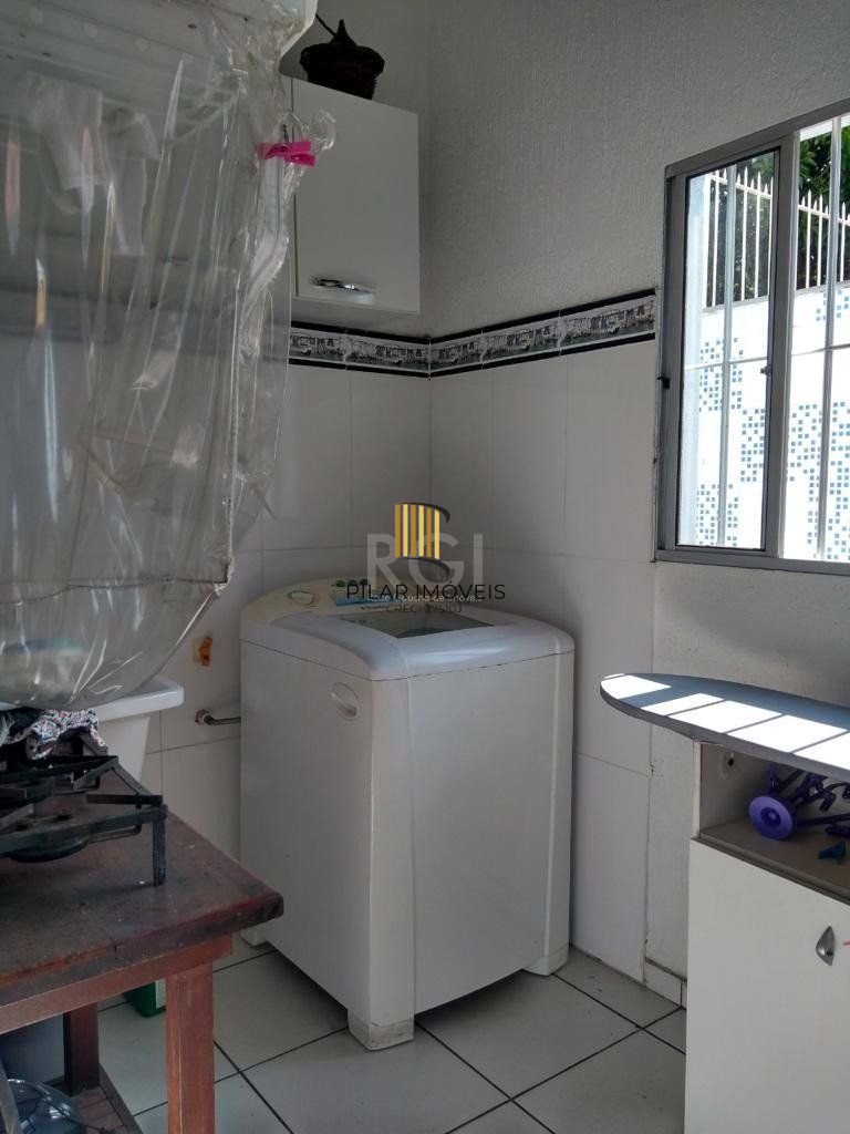 Casa para Venda - 249.86m², 3 dormitórios, sendo 1 suites, 4 vagas - Medianeira