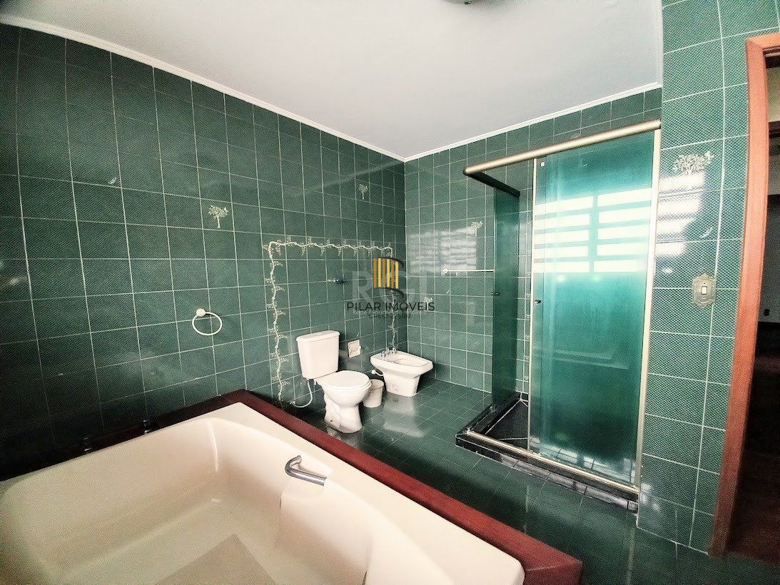 Casa para Venda - 224m², 3 dormitórios, sendo 1 suites, 3 vagas - Santana