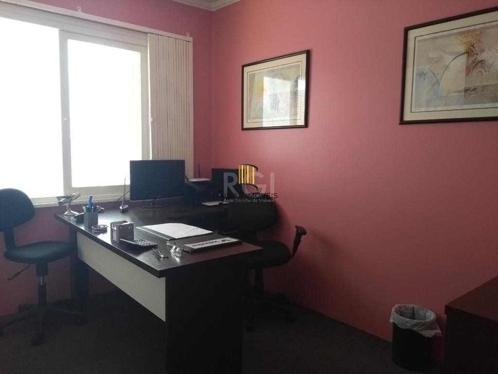 Casa para Venda - 249.86m², 3 dormitórios, sendo 1 suites, 4 vagas - Medianeira