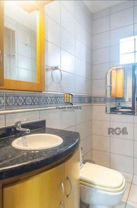 Casa 4 dormitórios no bairro Santo Antônio