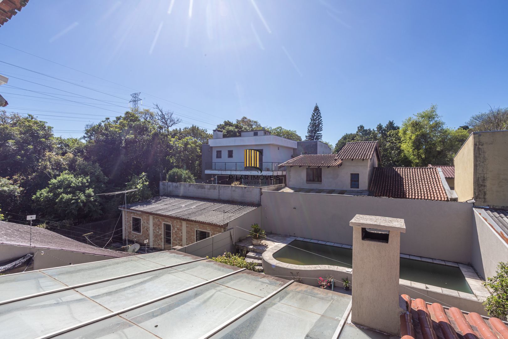 Casa 4 dormitórios no bairro Igara