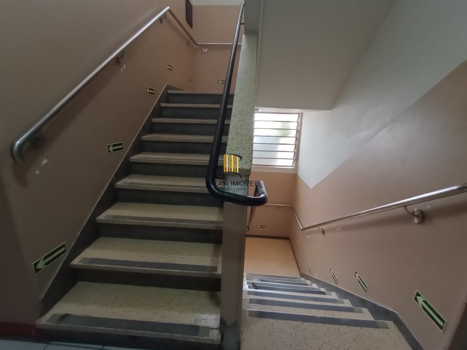 Apartamento 2 dormitórios no bairro Azenha