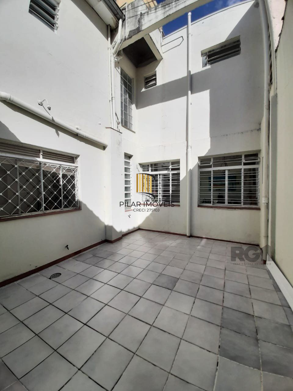 Casa 4 dormitórios no bairro Santana