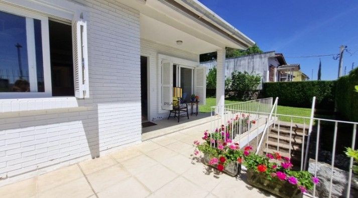 Casa Espetacular com Vista Deslumbrante, Reformada por Arquiteto de 2 dormitórios, suíte, próximo a PUC e Carrefour no bairro Partenon em Porto Alegre/RS/ - Pilar Imóveis