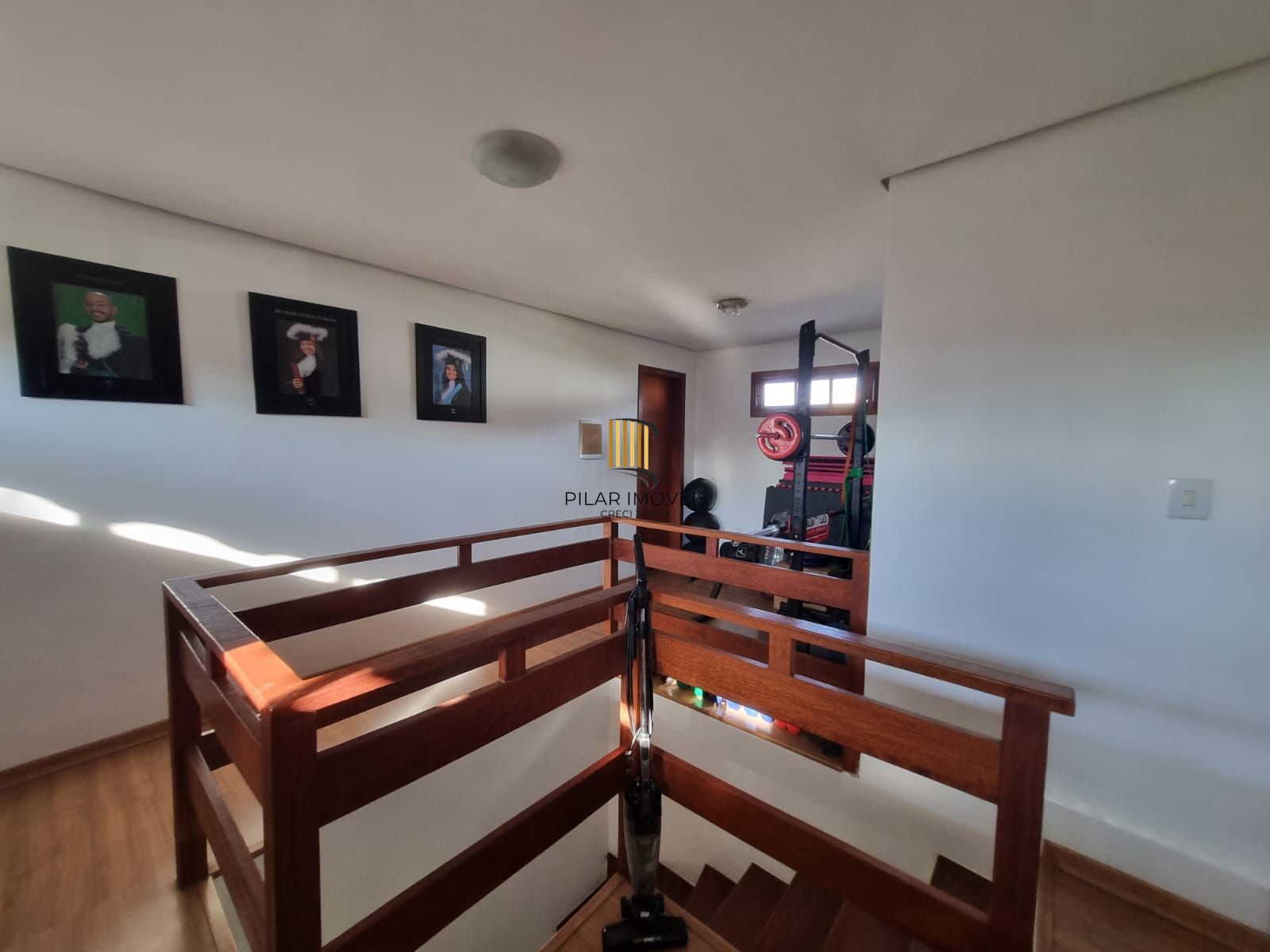 Casa para Venda - 177m², 4 dormitórios, sendo 1 suites, 2 vagas - Partenon