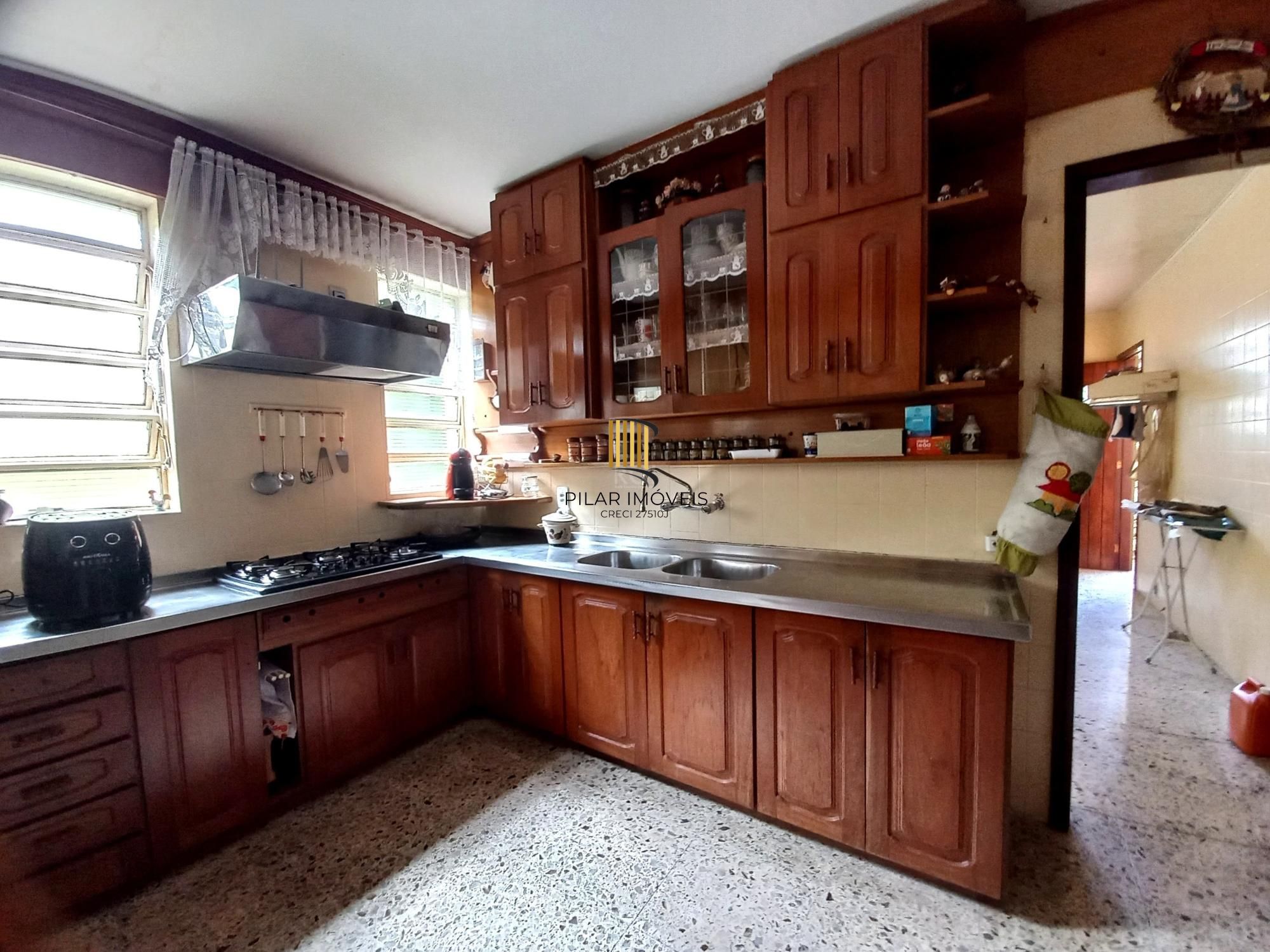 Casa para Venda - 300m², 4 dormitórios, sendo 1 suites, 2 vagas - Santana