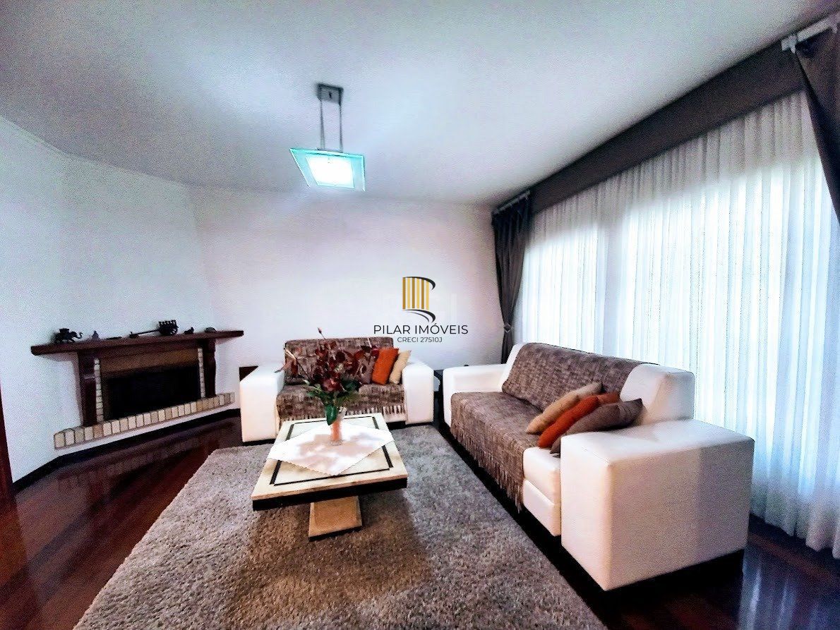 Casa 5 dormitórios no bairro Santana