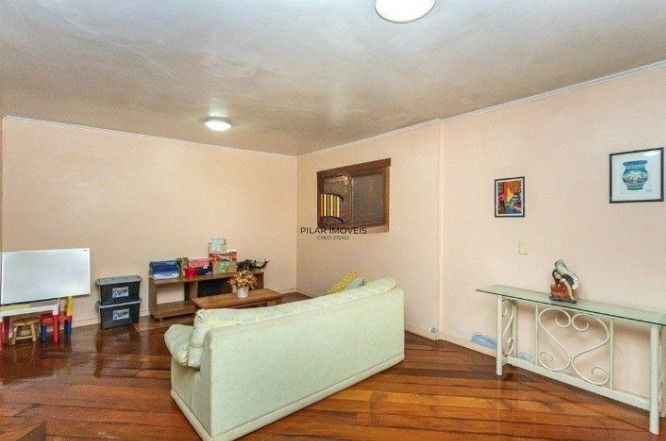 Casa com 2 dormitórios ,sendo 1 suíte para venda no bairro Tristeza em Porto Alegre/RS.