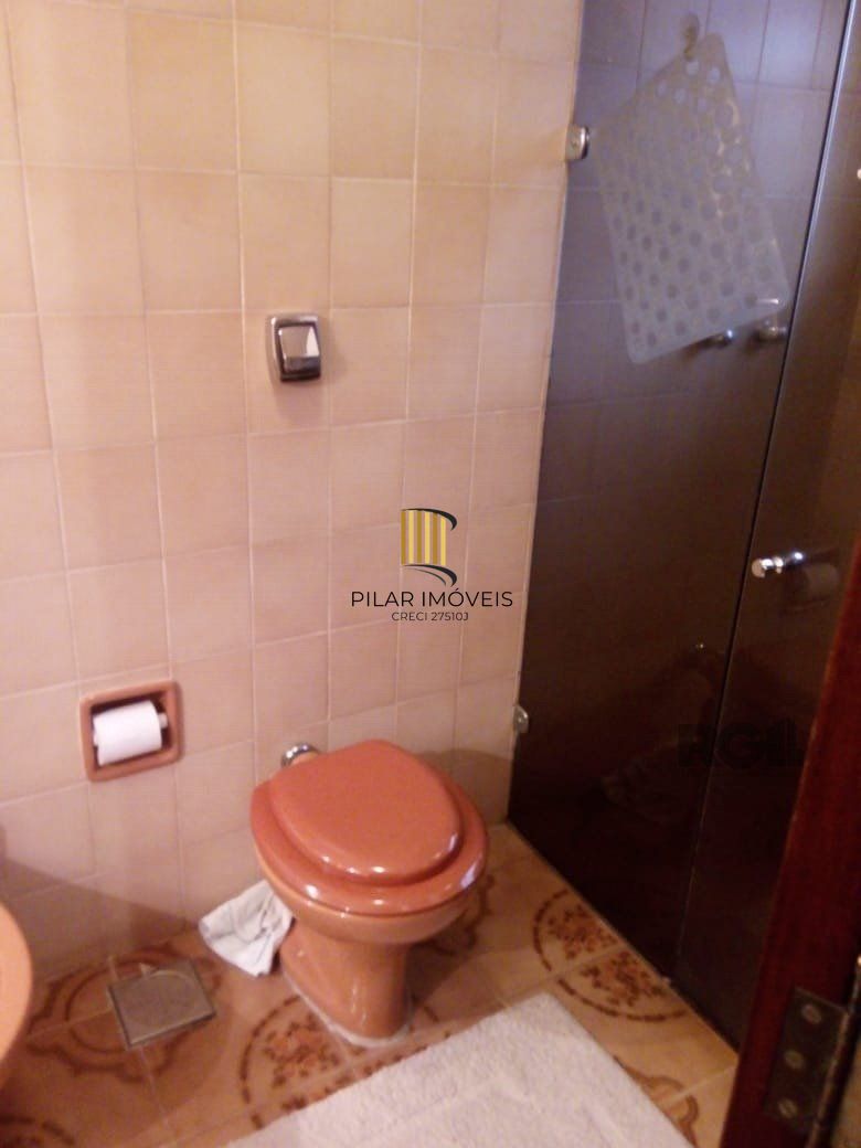 Casa para Venda - 320m², 4 dormitórios, sendo 2 suites, 5 vagas - Santo Antonio