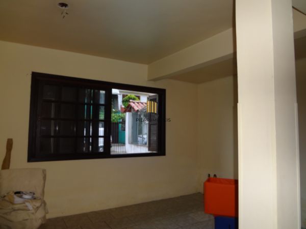 Casa para Venda - 190m², 3 dormitórios, sendo 1 suites, 1 vaga - Partenon
