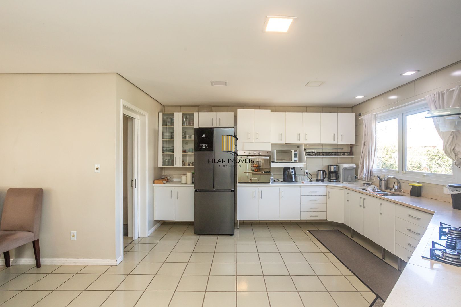 Casa 4 dormitórios no bairro Igara