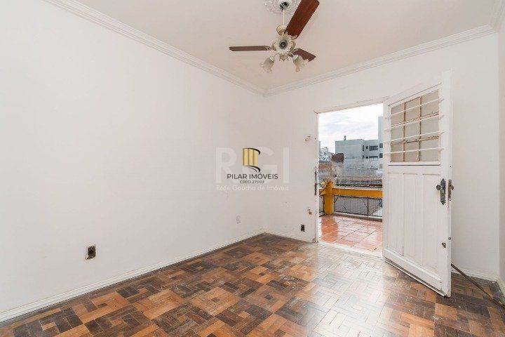 Casa para Venda - 240m², 3 dormitórios, sendo 1 suites, 3 vagas - Santana