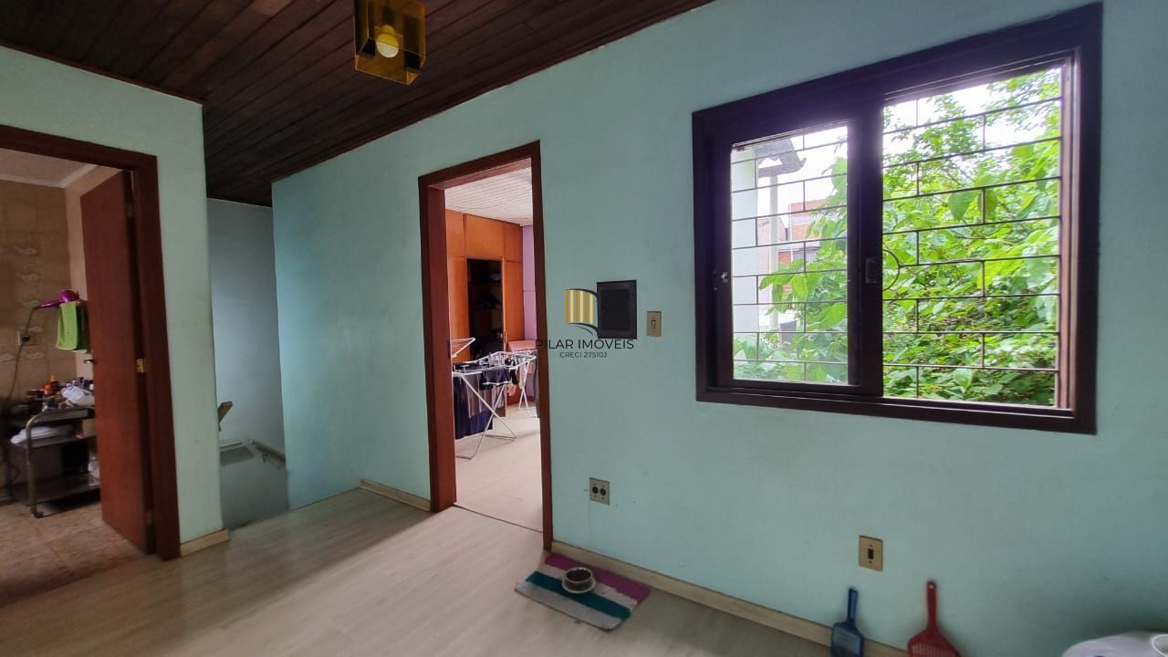 Casa estilo sobrado para venda de 3 dormitórios  com  2 vagas de garagem no bairro Cidade Baixa em Porto Alegre/RS.