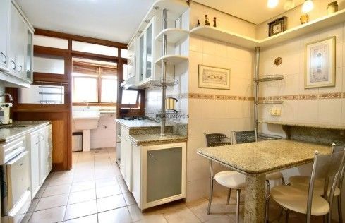 Apartamento 3 dormitórios no bairro Menino Deus