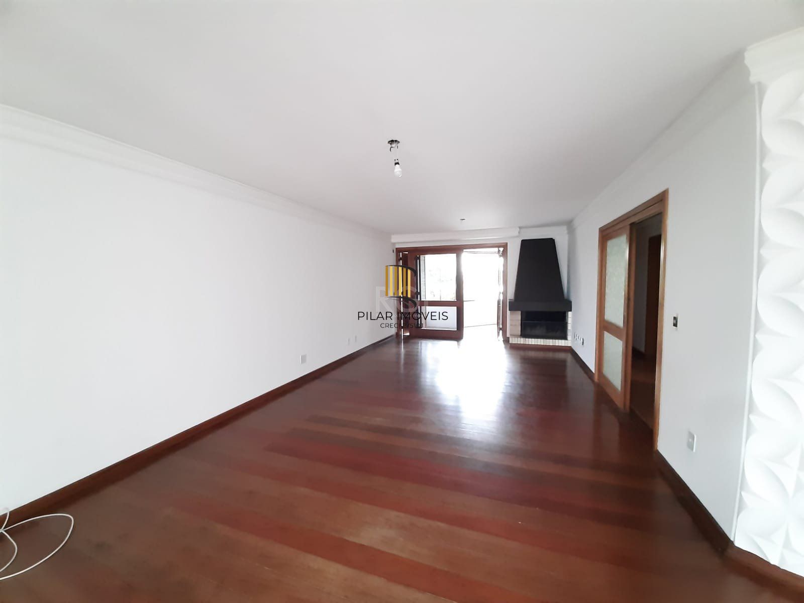Apartamento para Venda - 181.63m², 3 dormitórios, sendo 1 suites, 2 vagas - Menino Deus