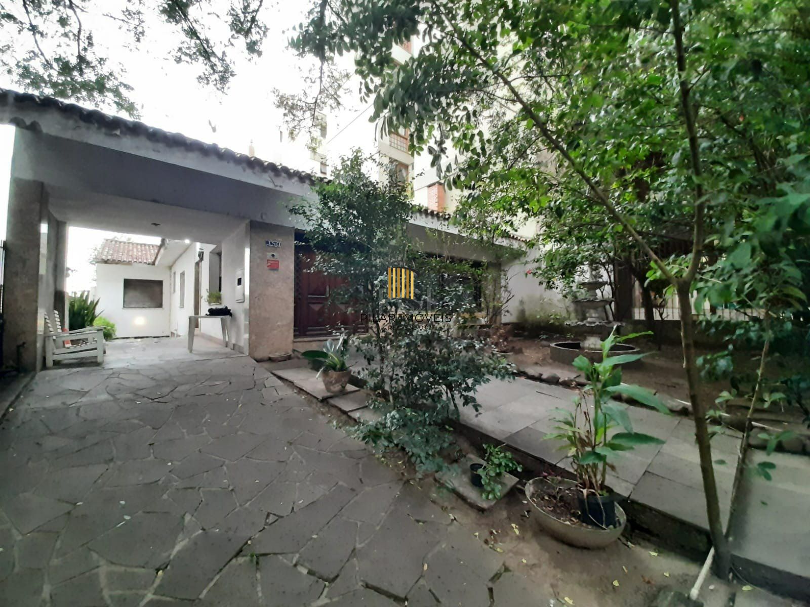 Casa 5 dormitórios no bairro Floresta