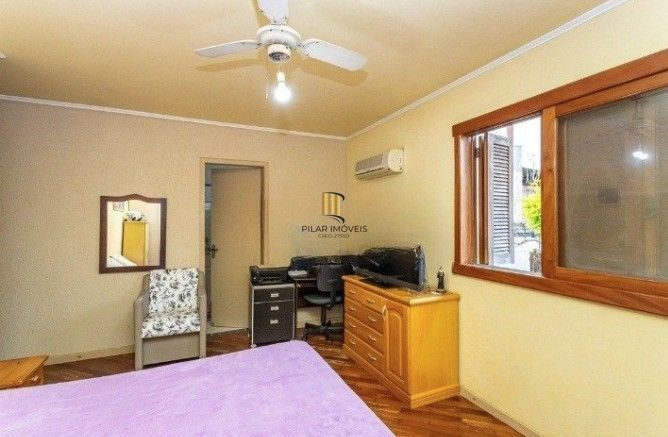 Casa com 2 dormitórios ,sendo 1 suíte para venda no bairro Tristeza em Porto Alegre/RS.