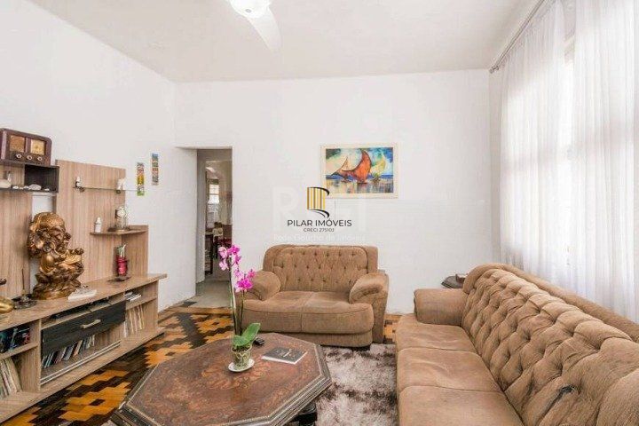 Casa para Venda - 290m², 3 dormitórios, 4 vagas - Santo Antonio