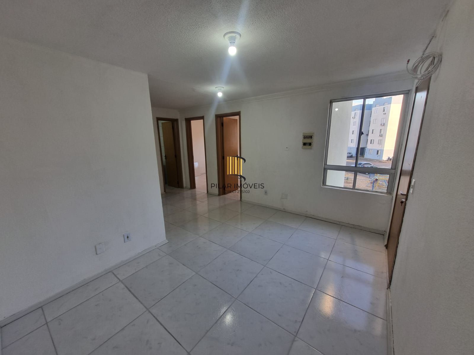 Excelente apartamento de 2 dormitórios, desocupado para venda  no bairro Partenon em Porto Alegre/RS. - Pilar Imóveis