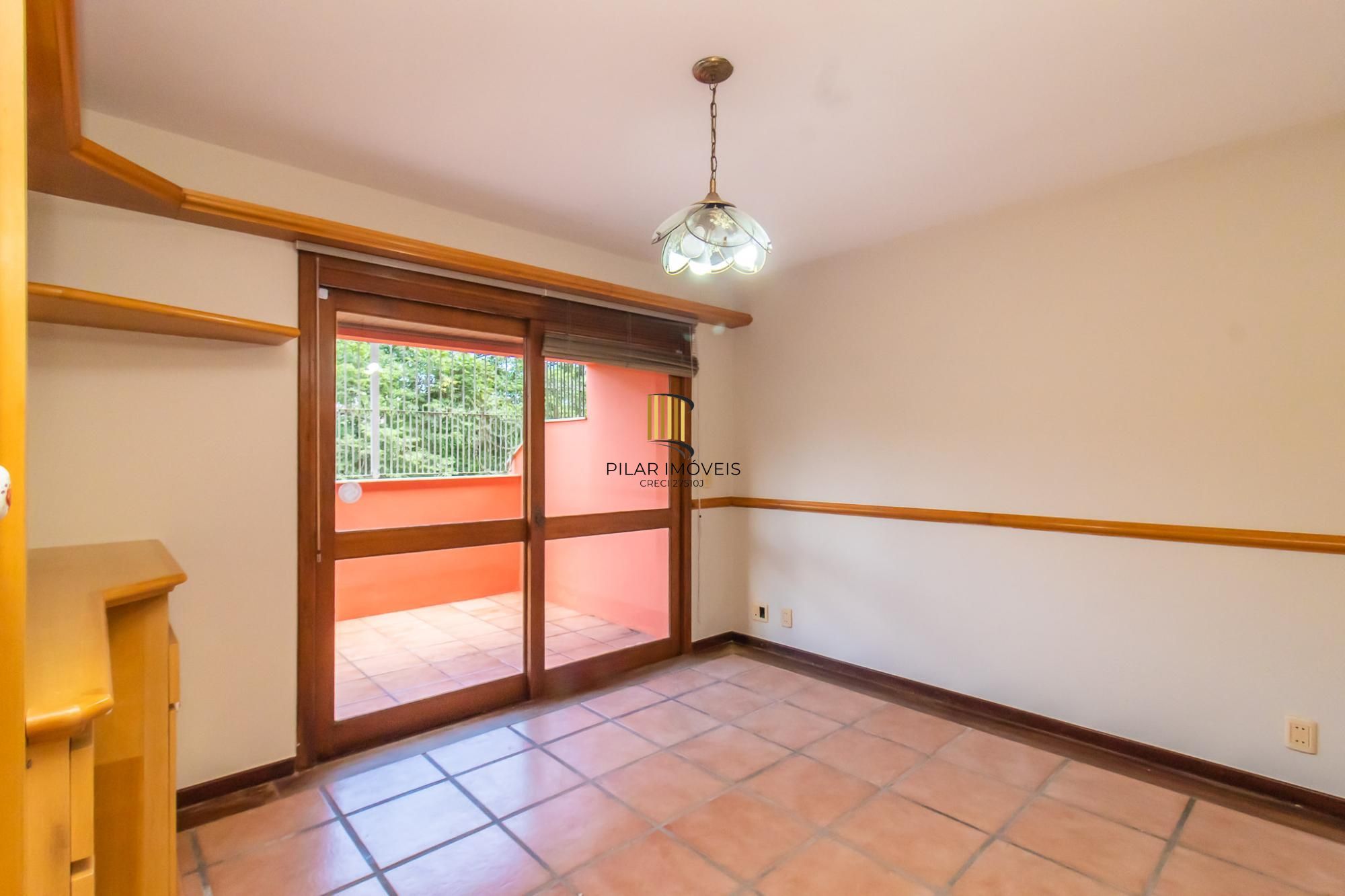Casa de Condomínio 3 dormitórios no bairro Menino Deus