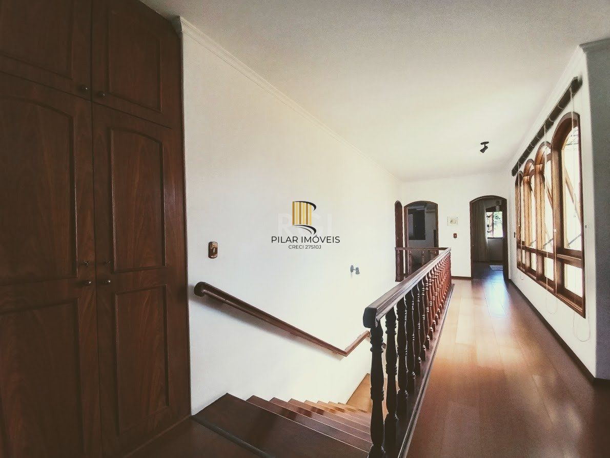 Casa 5 dormitórios no bairro Santana