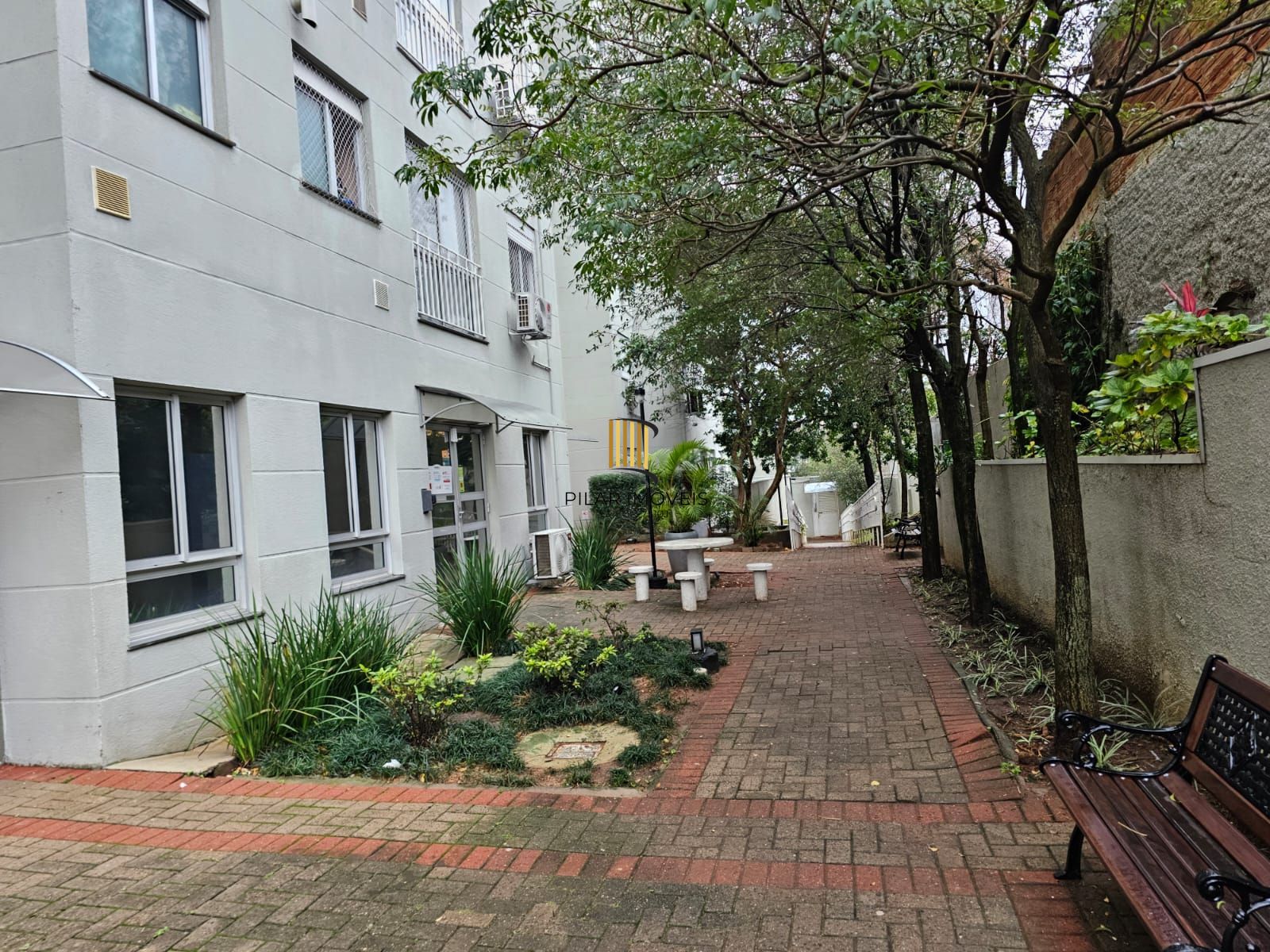 Apartamento para Venda - 51.25m², 2 dormitórios, sendo 1 suites, 1 vaga - Glória