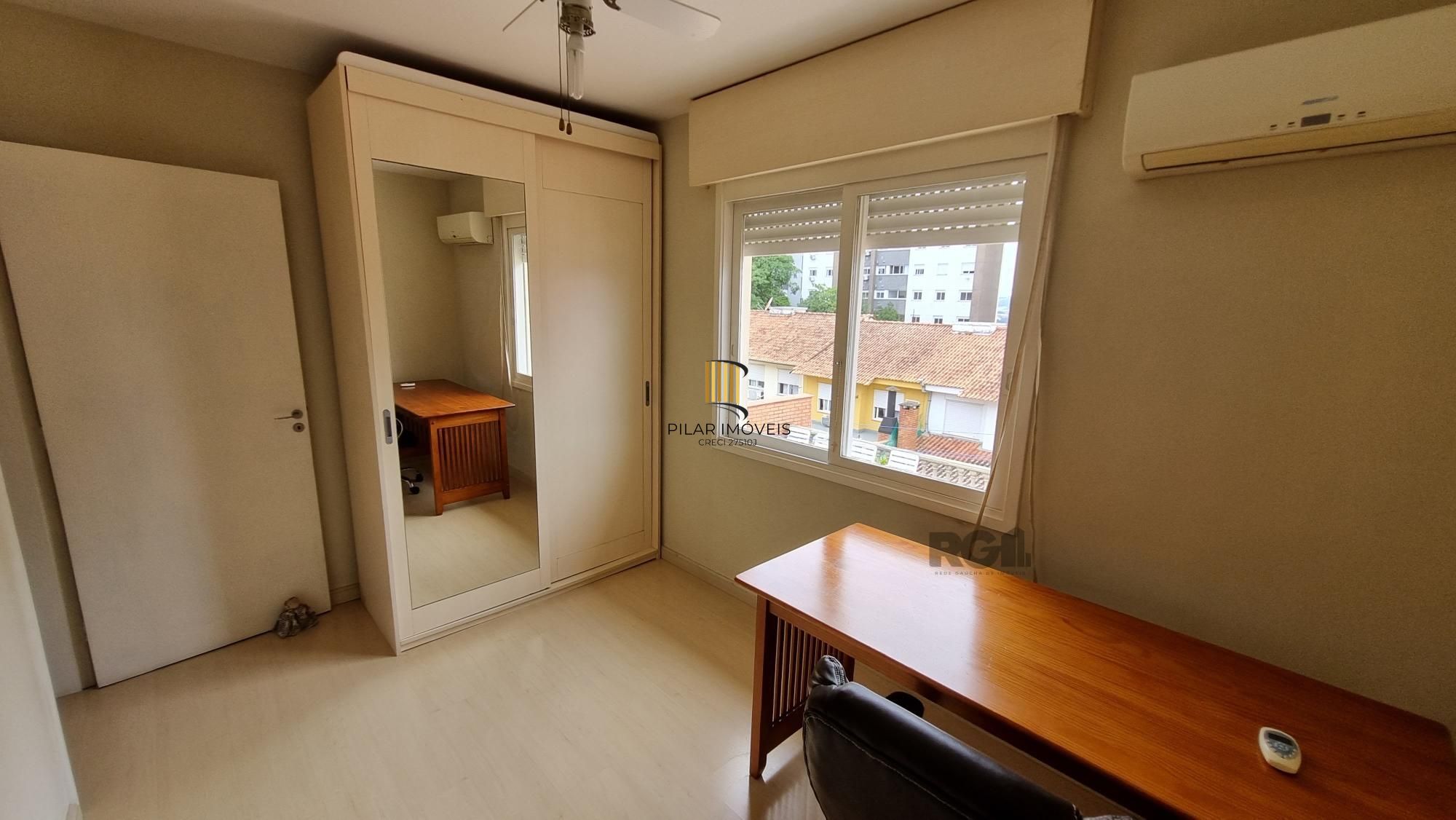 Casa de Condomínio 3 dormitórios no bairro Santo Antônio