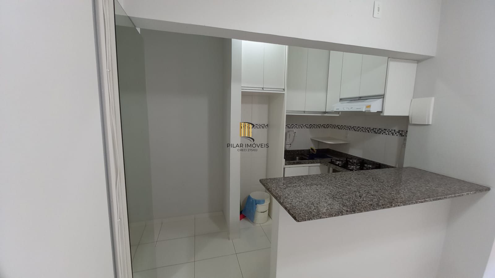 Descubra o charme e o conforto desta kitnet incrível para venda transformada em 1 dormitório no bairro Centro Histórico em Porto Alegre/RS.