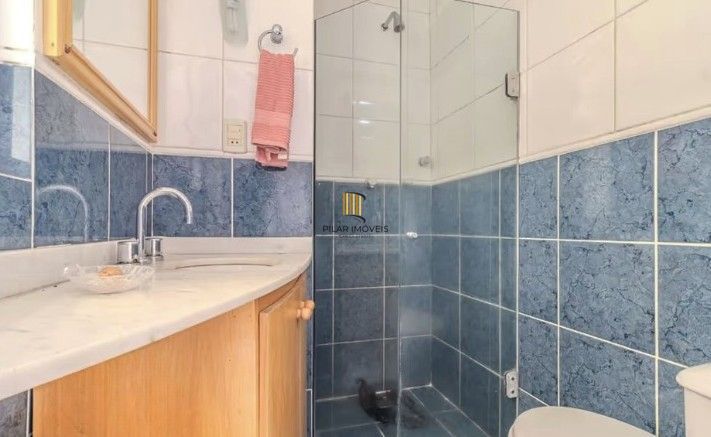 Apartamento térreo com 3 dormitórios no bairro Azenha!
