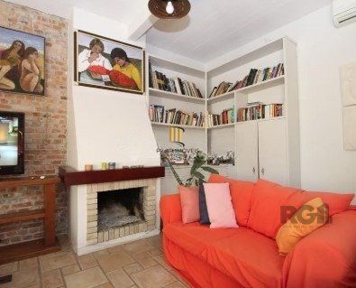 Casa para Venda - 336m², 4 dormitórios, sendo 1 suites, 2 vagas - Azenha