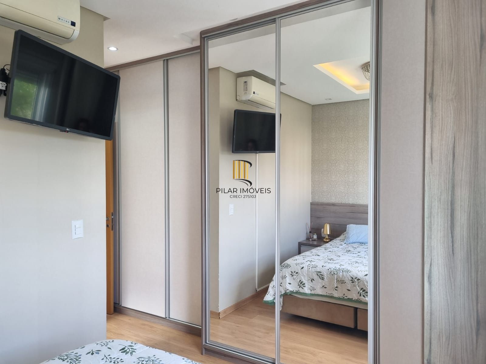 Apartamento de 2 dormitórios com vaga no Bairro Santana