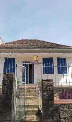 Casa 4 dormitórios no bairro Partenon