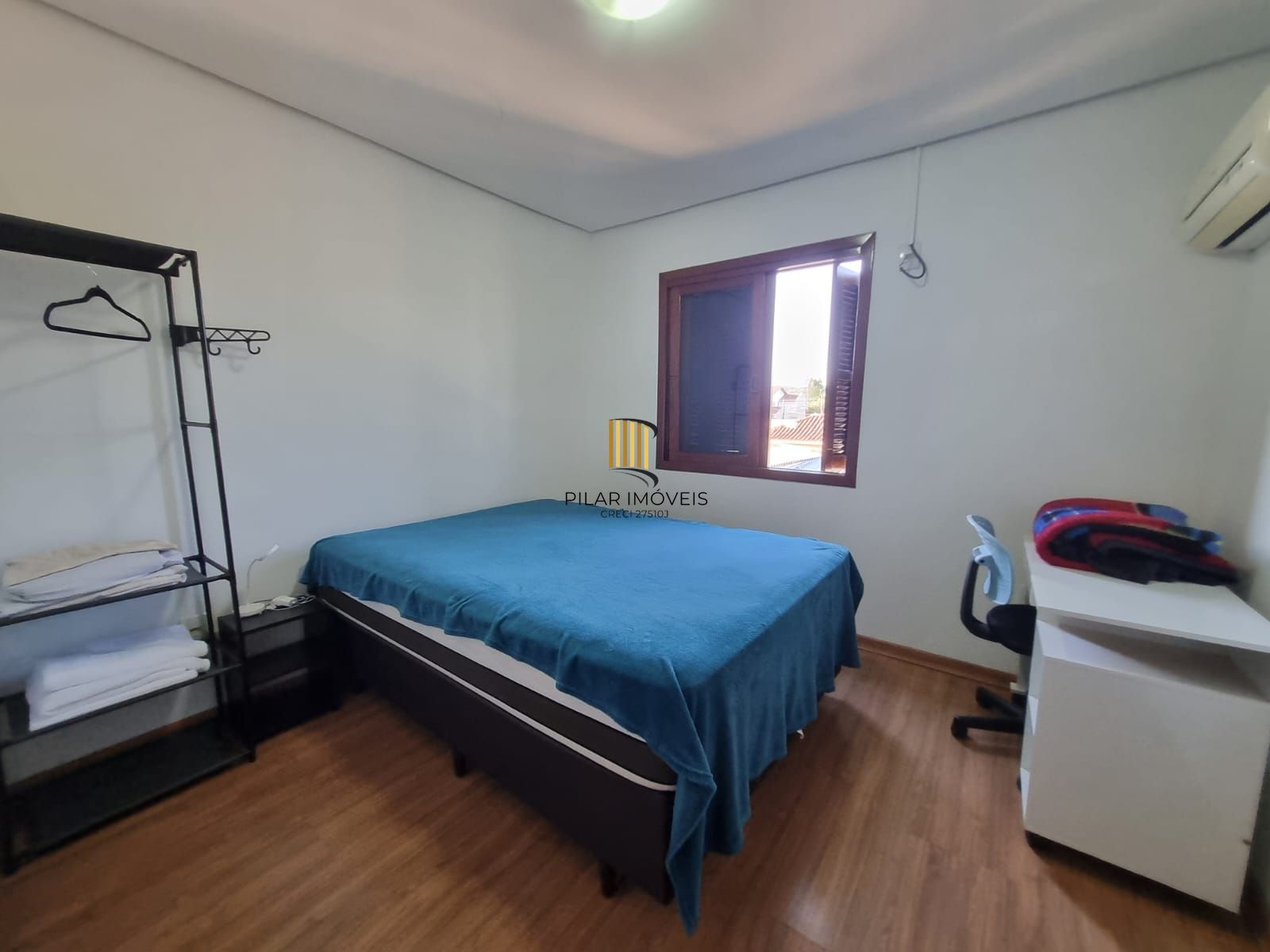 Casa para Venda - 177m², 4 dormitórios, sendo 1 suites, 2 vagas - Partenon