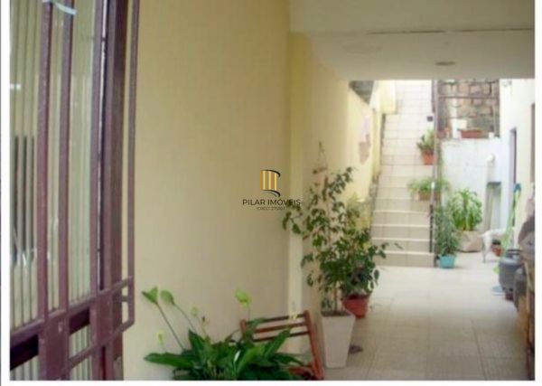 Sobrado para Venda - 240m², 3 dormitórios, sendo 1 suites, 1 vaga - Partenon