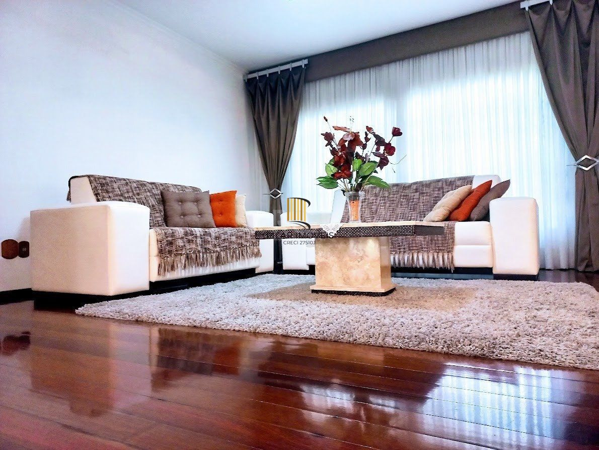Casa 5 dormitórios no bairro Santana
